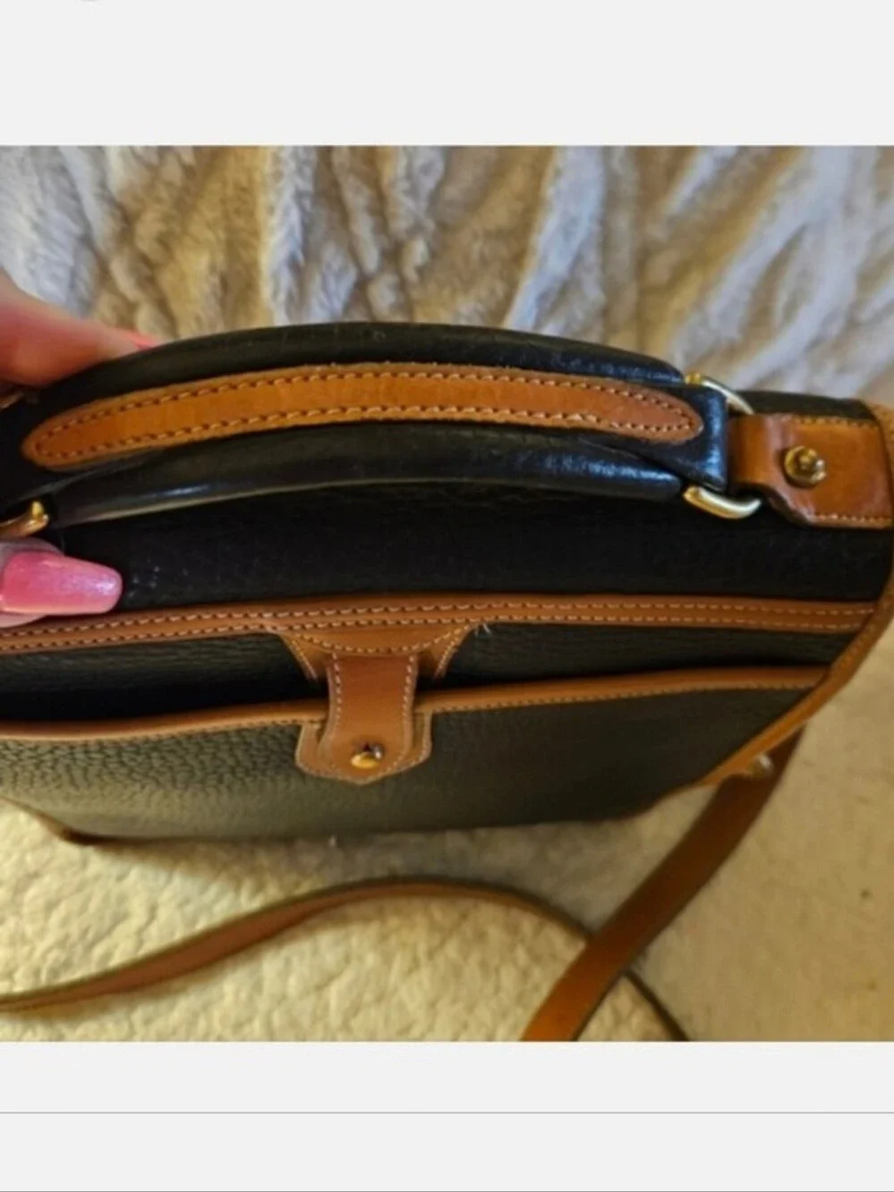 Dooney And Bourke Surrey AWL British Carrier Black Tan Leather Handbag Crossbody